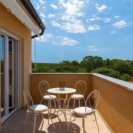 Villa Skarec 1 By Guide *